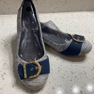 Dr Scholls Fiction flats Size 8 memory foam cool fit gold tone buckle linen like